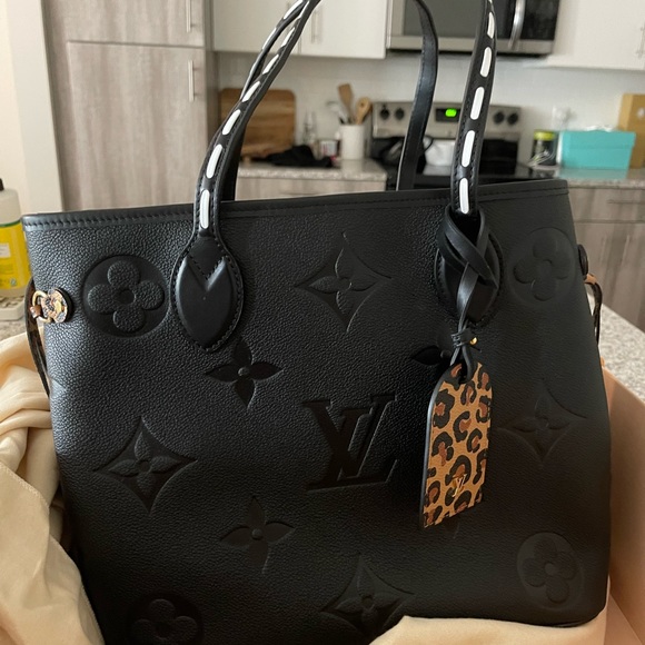 Louis Vuitton Handbags - Neverful wild at heart